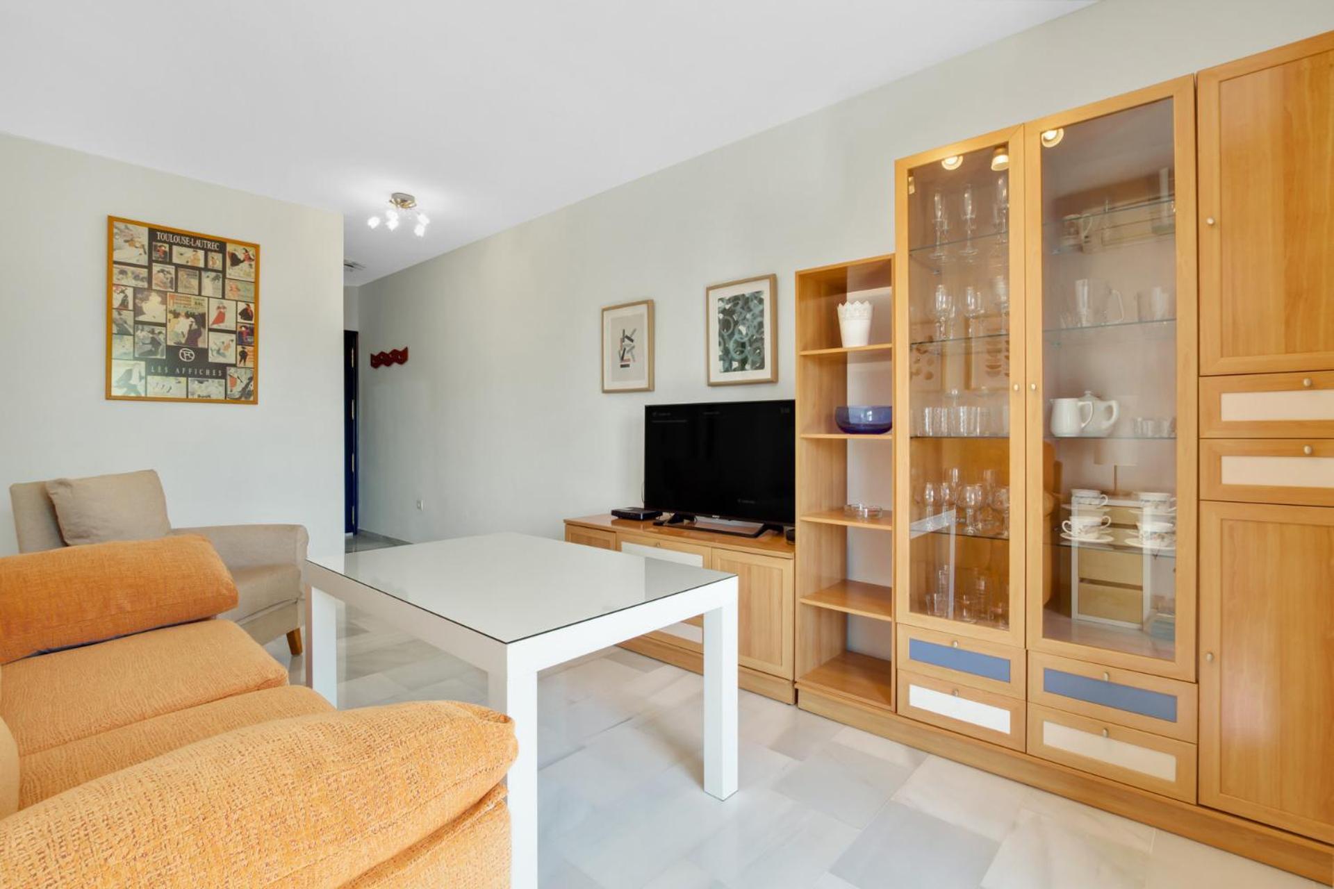 Tirreno Apartment *